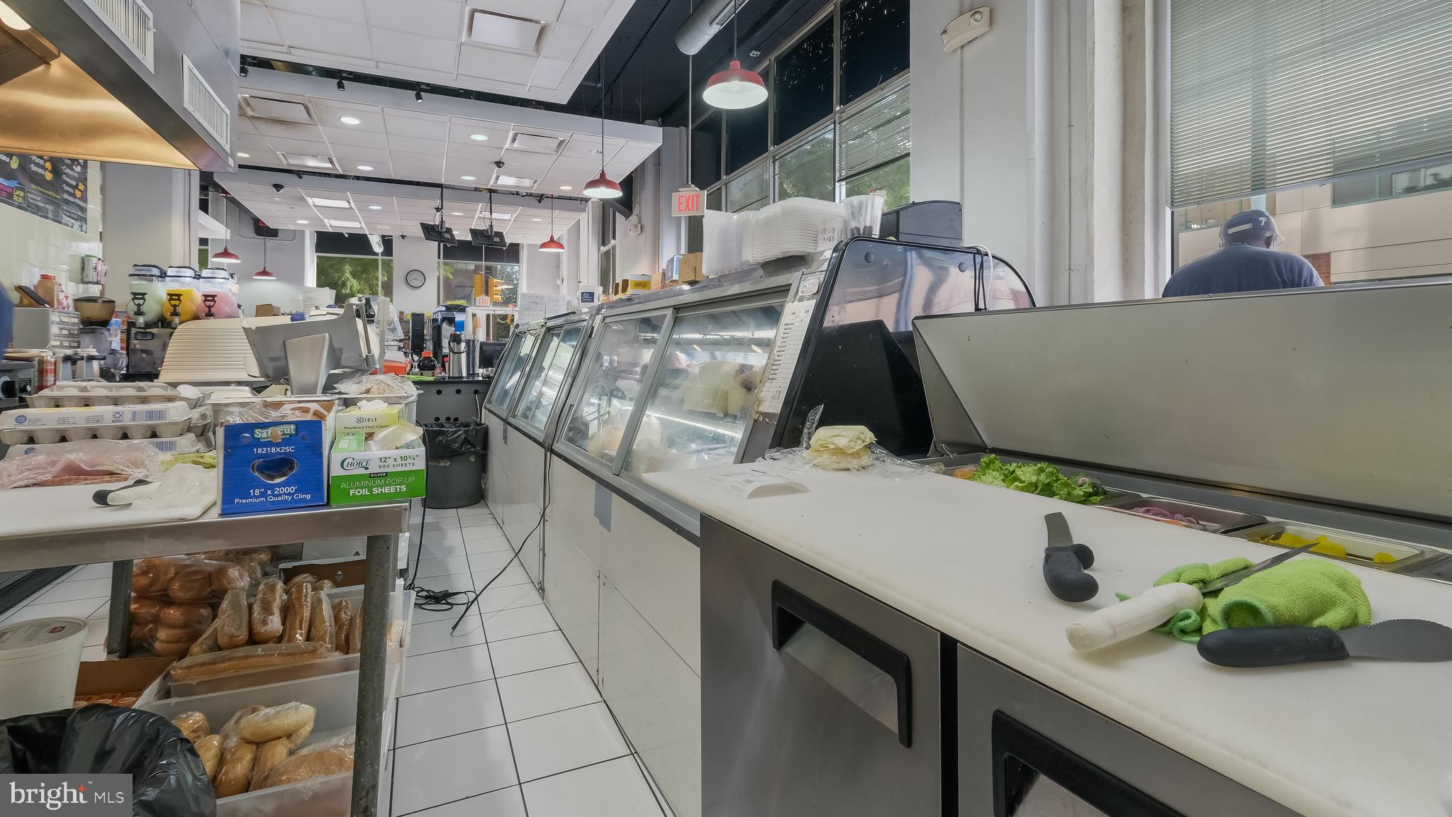 LOGAN SQUARE - Commercial Sale