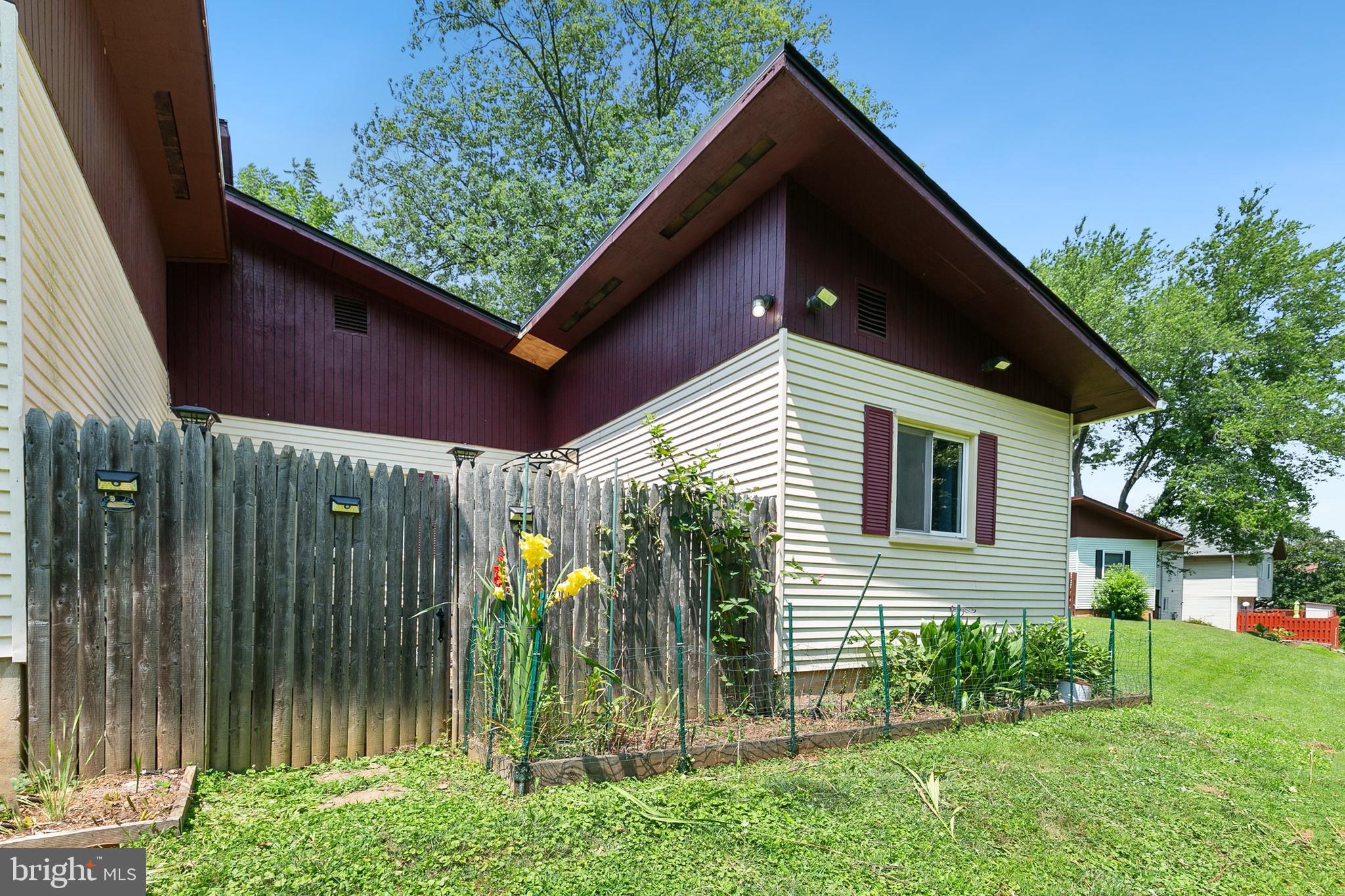 NEWPORT ESTATES - Residential