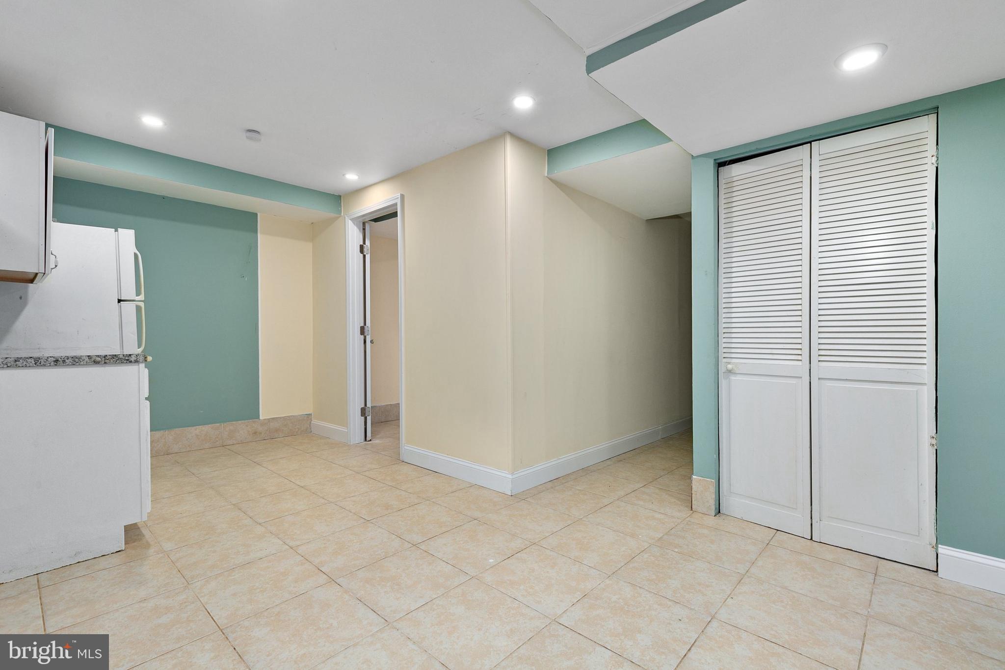 NEWPORT ESTATES - Residential