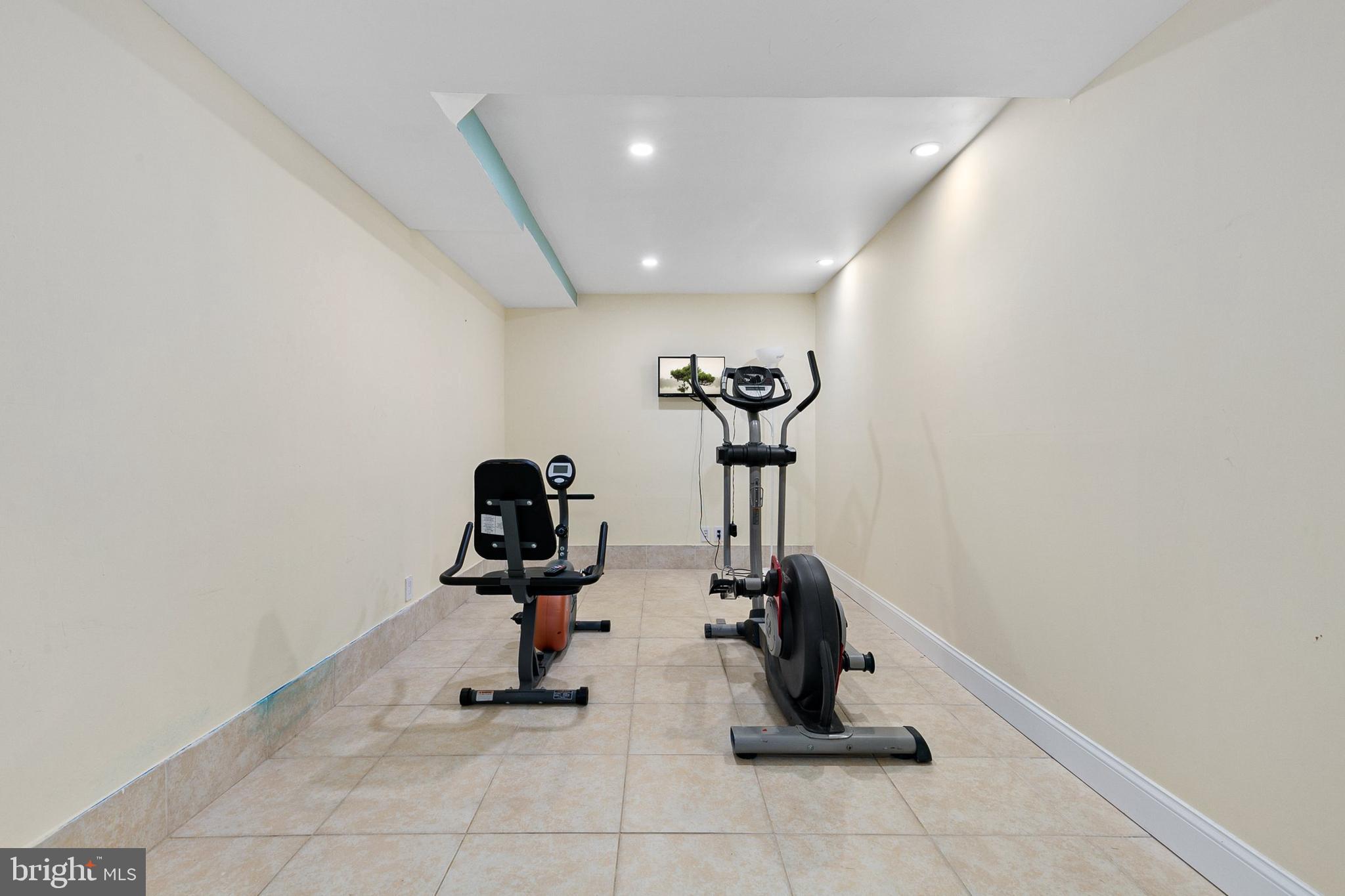 NEWPORT ESTATES - Residential