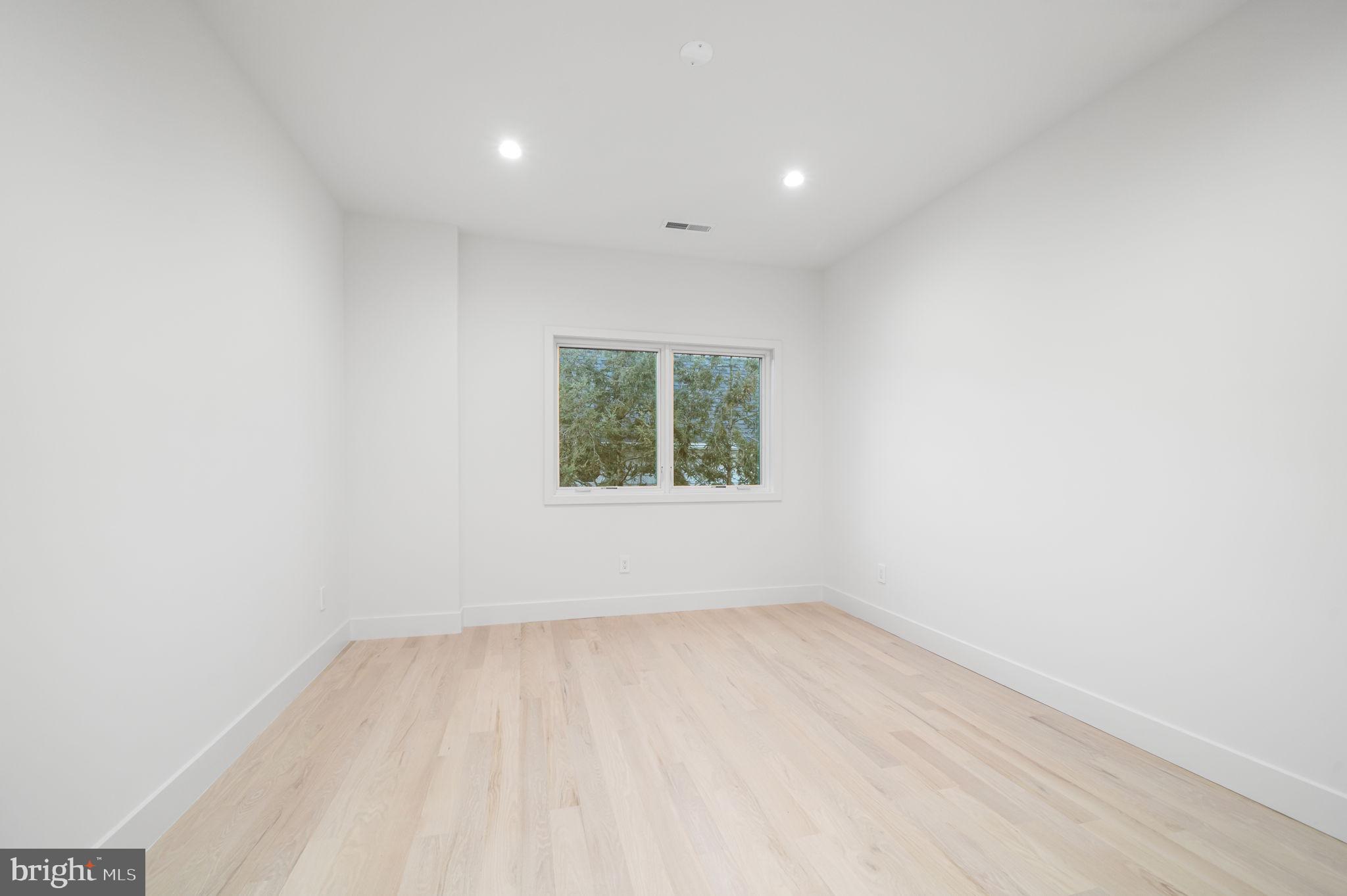 ARLINGTON FOREST - Residential