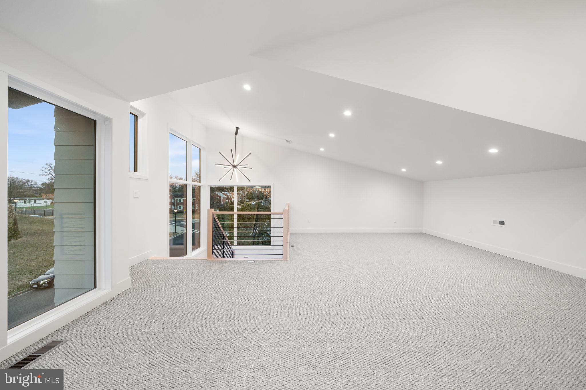 ARLINGTON FOREST - Residential