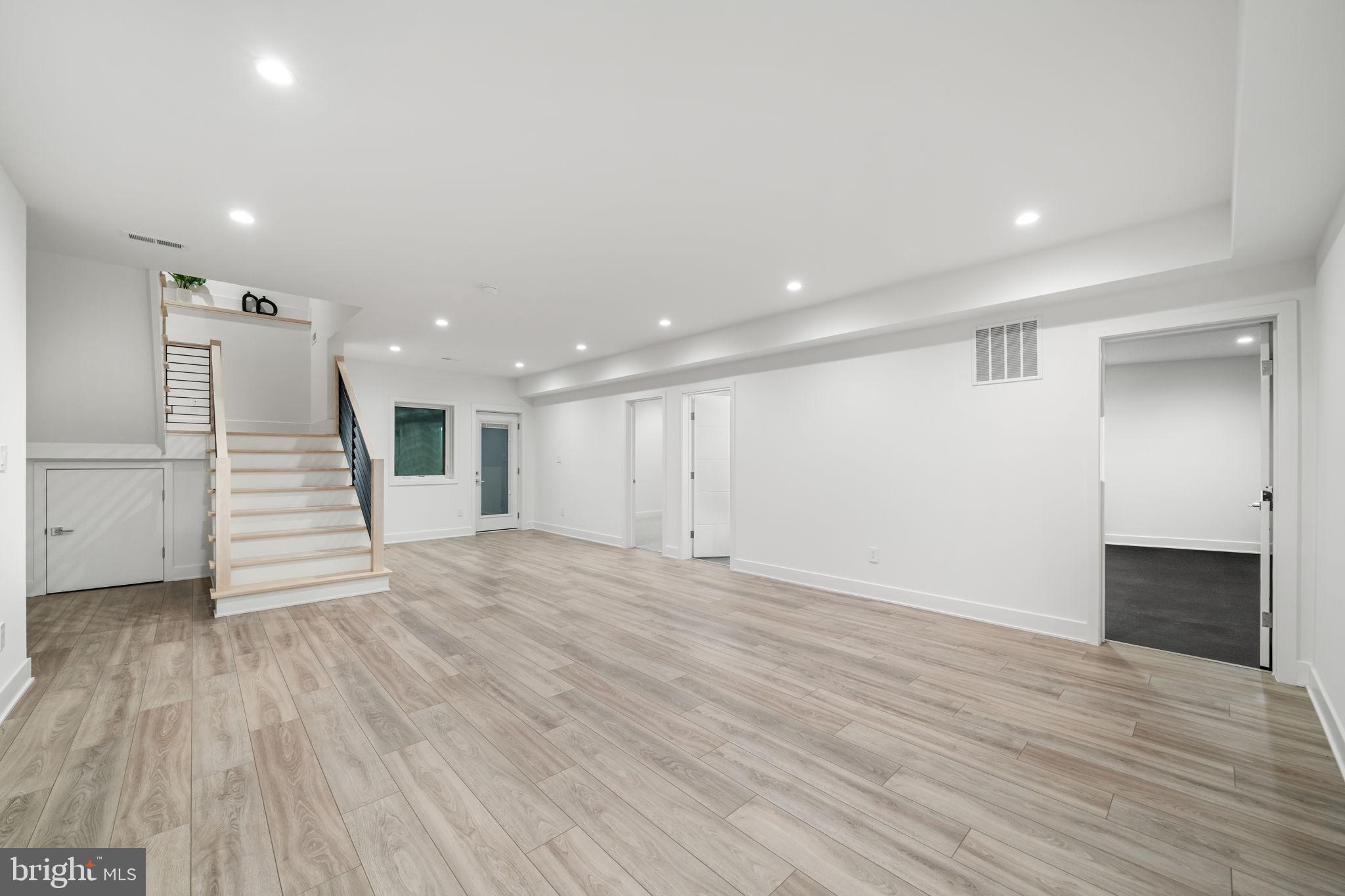 ARLINGTON FOREST - Residential