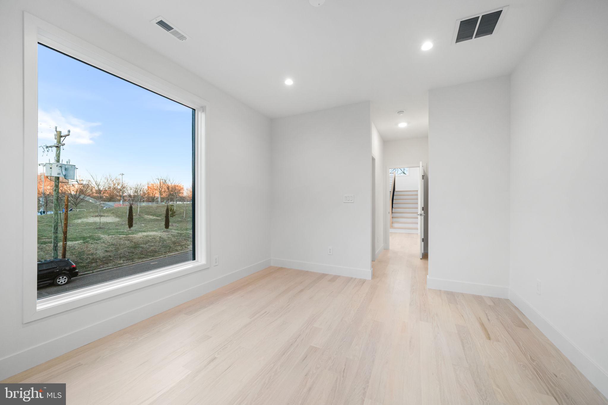 ARLINGTON FOREST - Residential