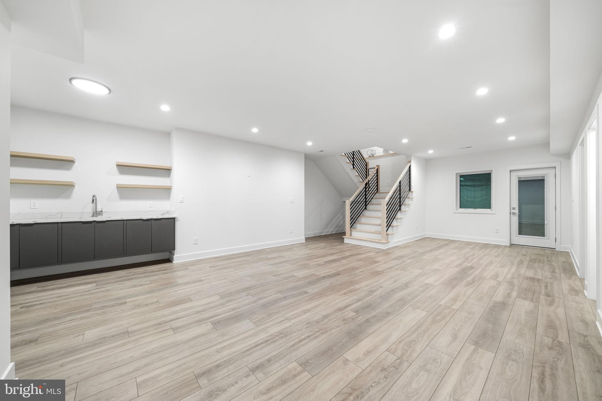 ARLINGTON FOREST - Residential