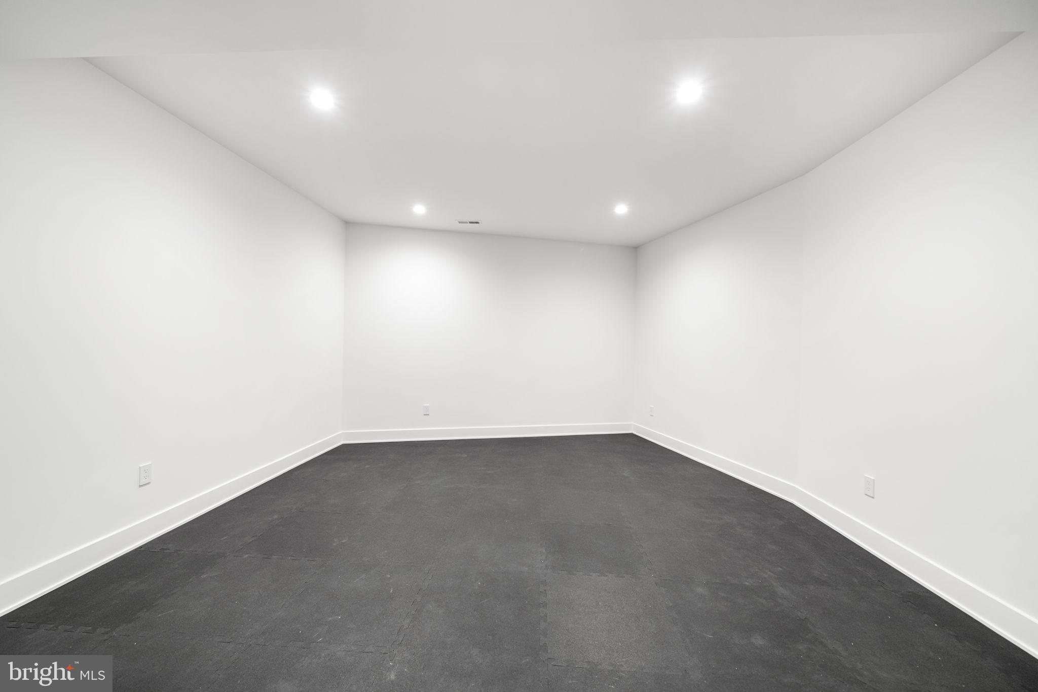 ARLINGTON FOREST - Residential