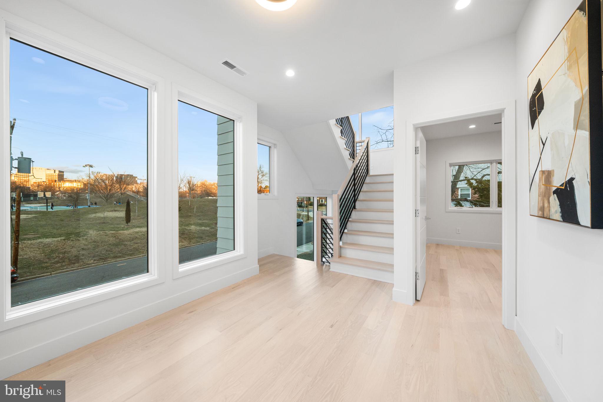 ARLINGTON FOREST - Residential