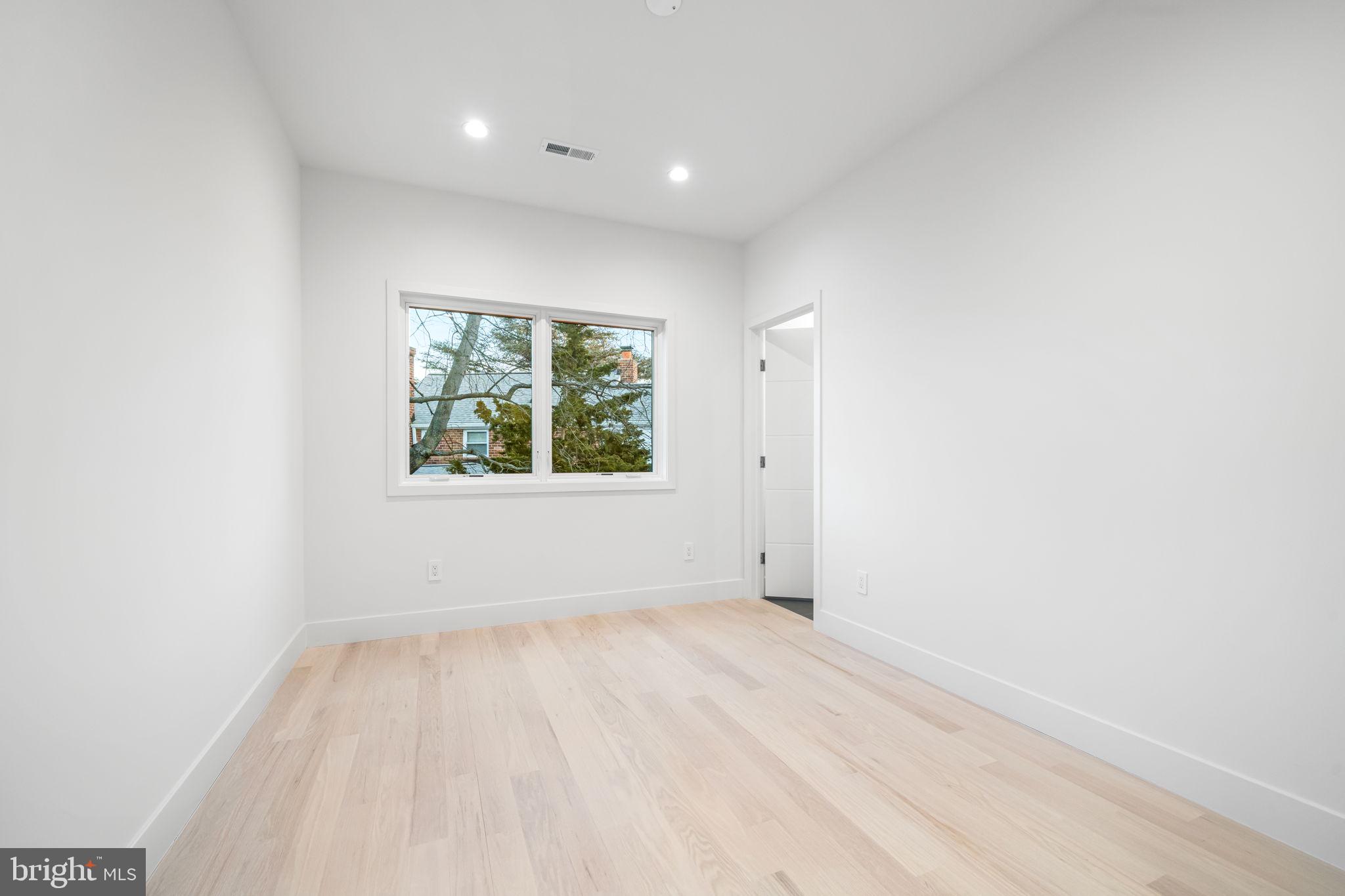 ARLINGTON FOREST - Residential