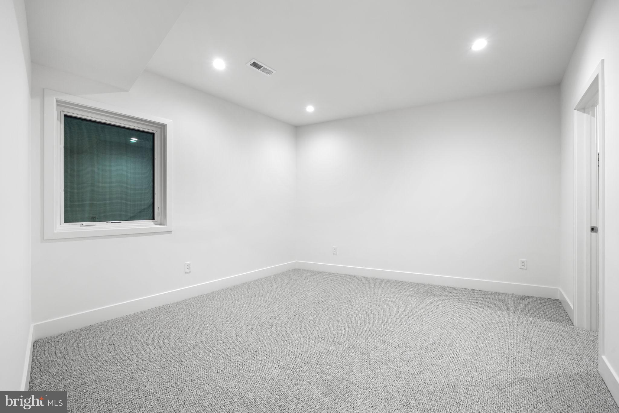 ARLINGTON FOREST - Residential