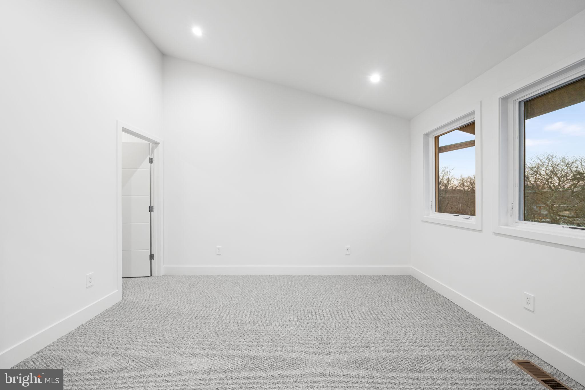 ARLINGTON FOREST - Residential