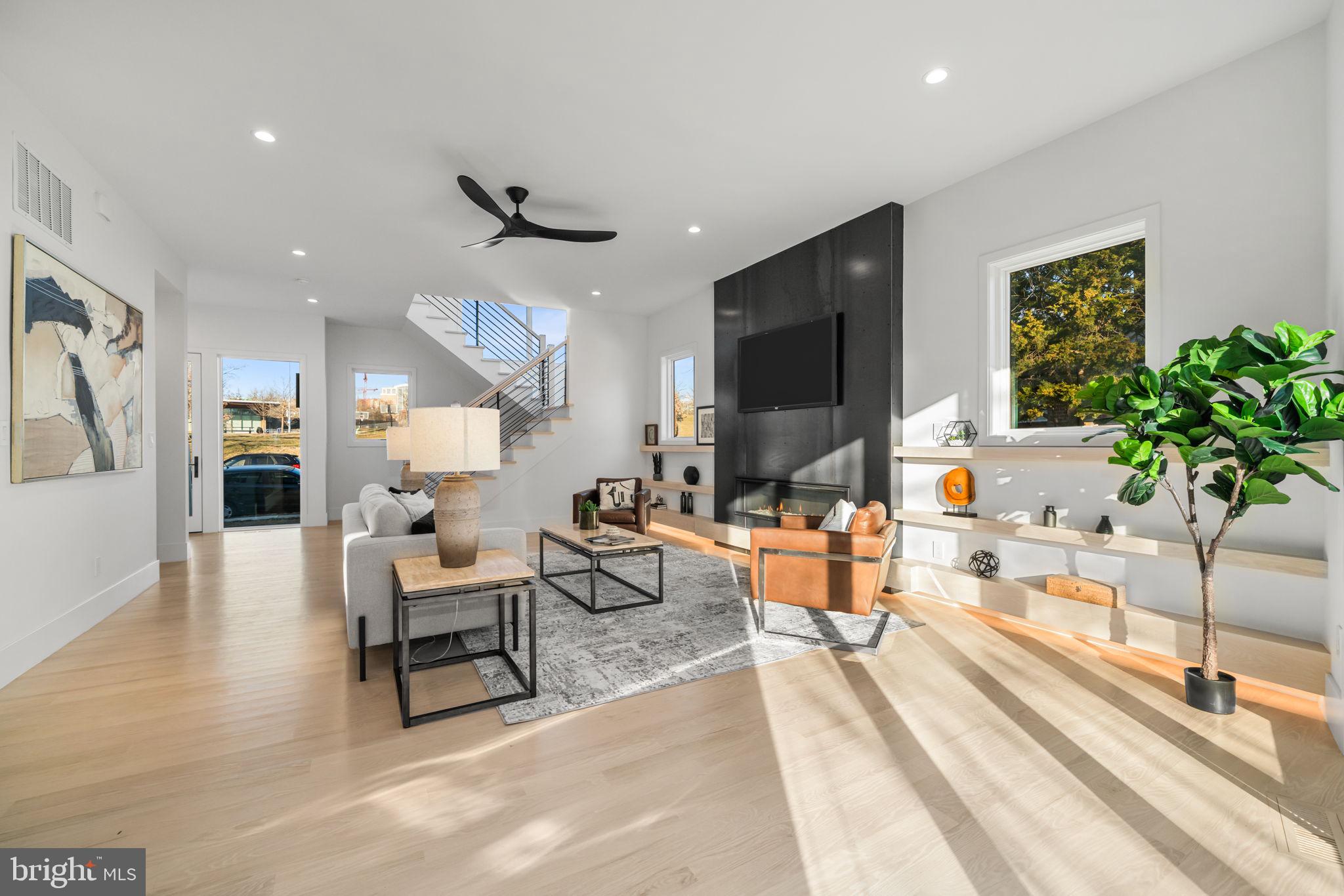 ARLINGTON FOREST - Residential