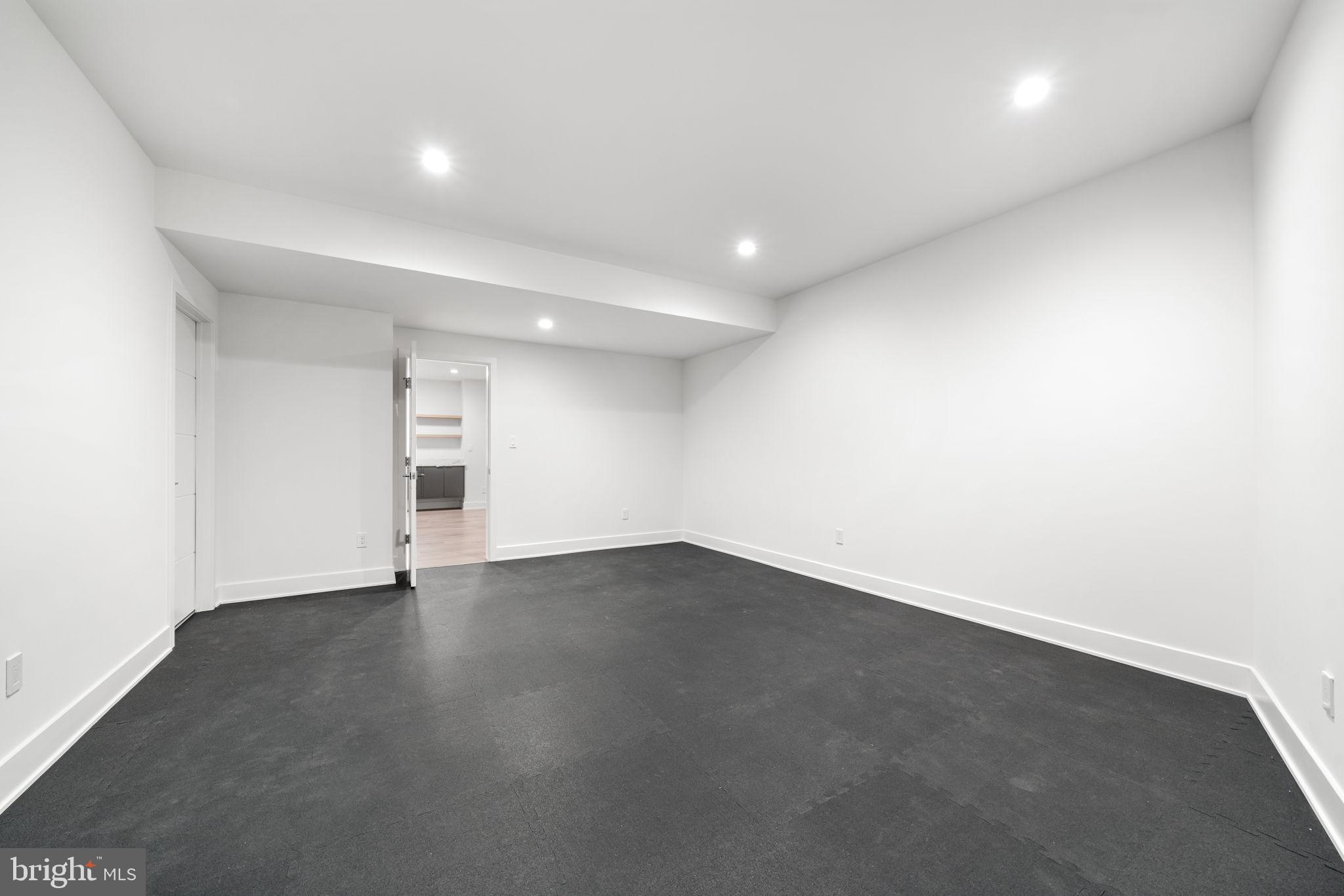 ARLINGTON FOREST - Residential