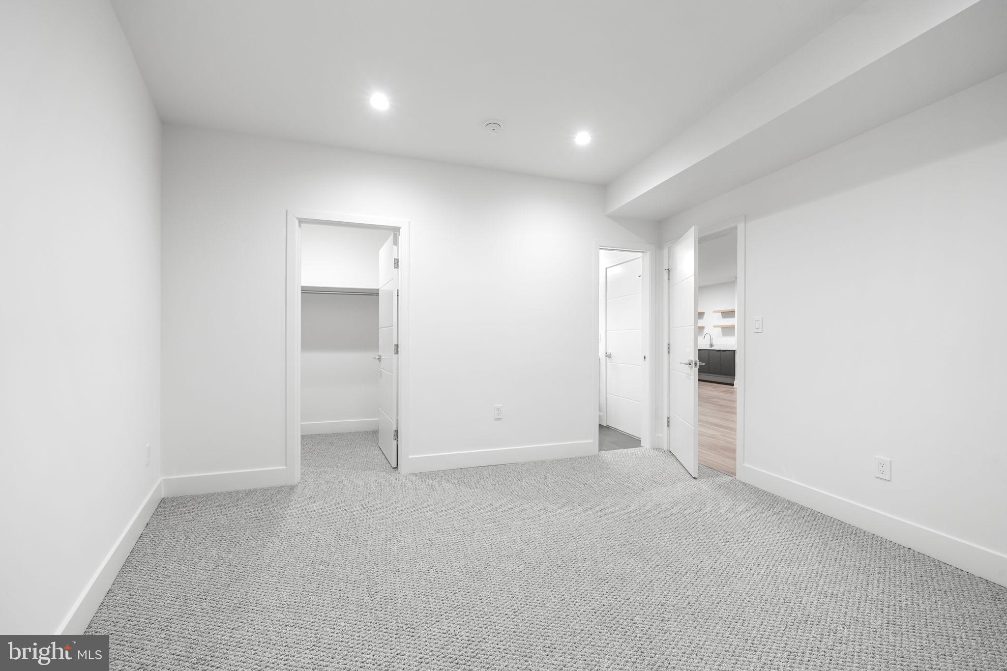 ARLINGTON FOREST - Residential