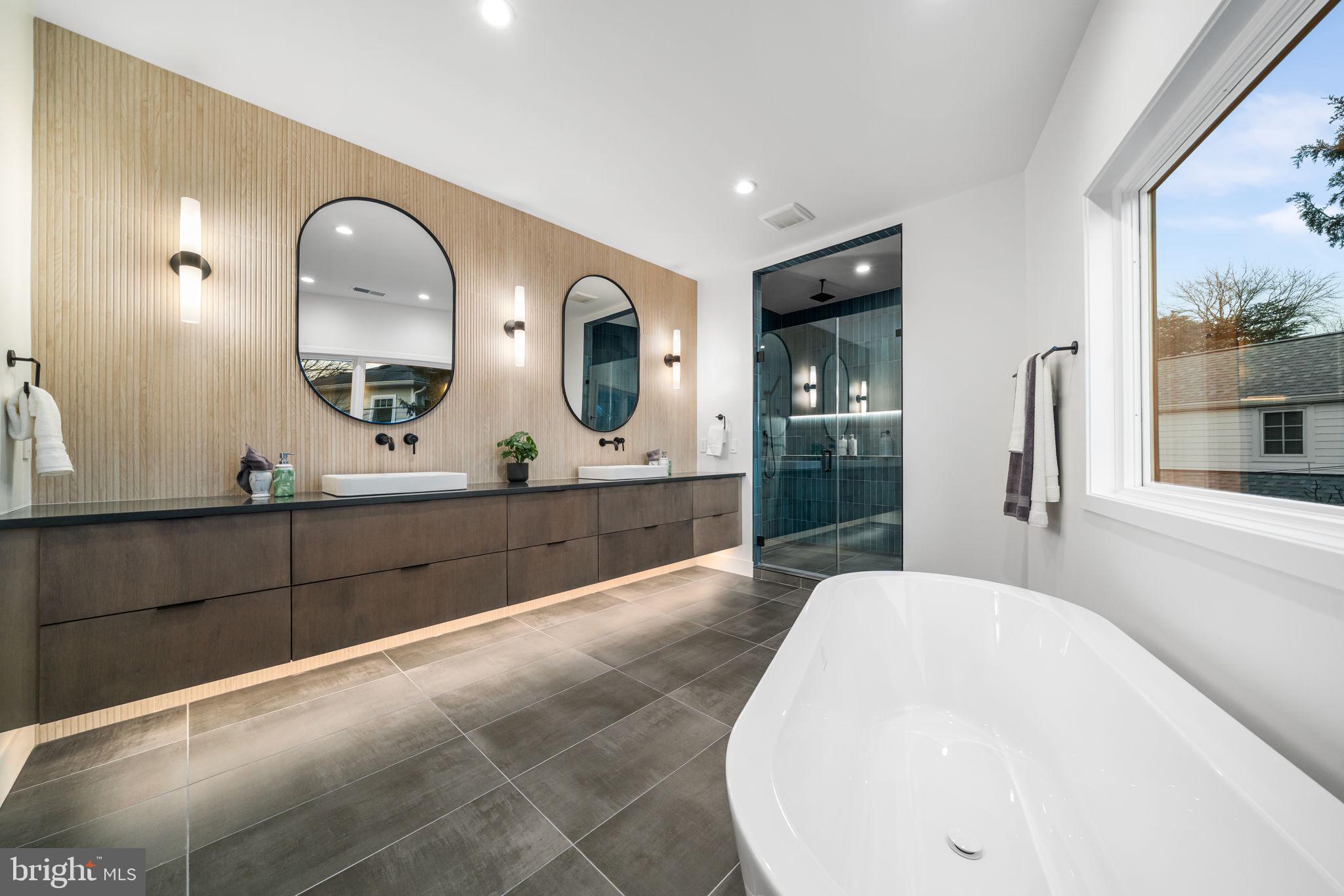 ARLINGTON FOREST - Residential