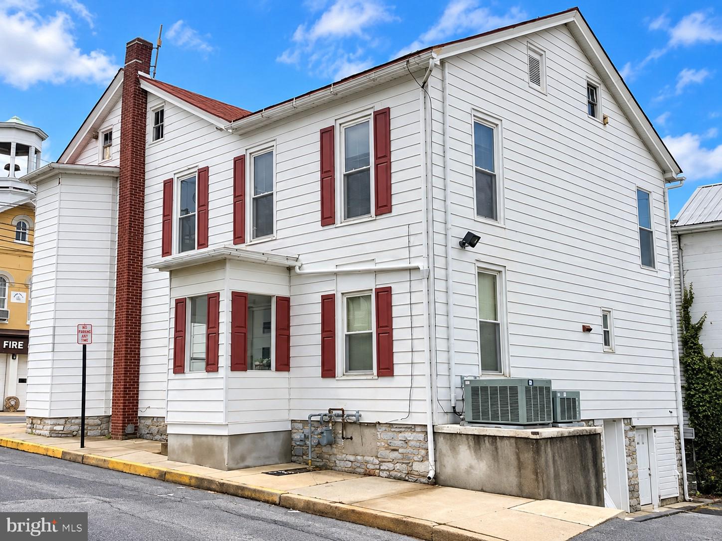 152 W MAIN AVENUE