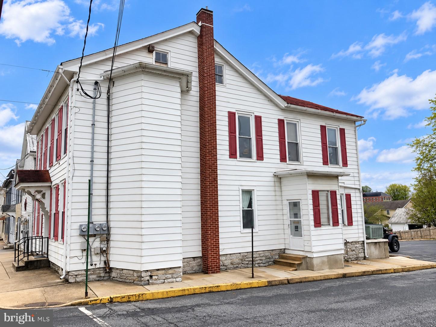 152 W MAIN AVENUE