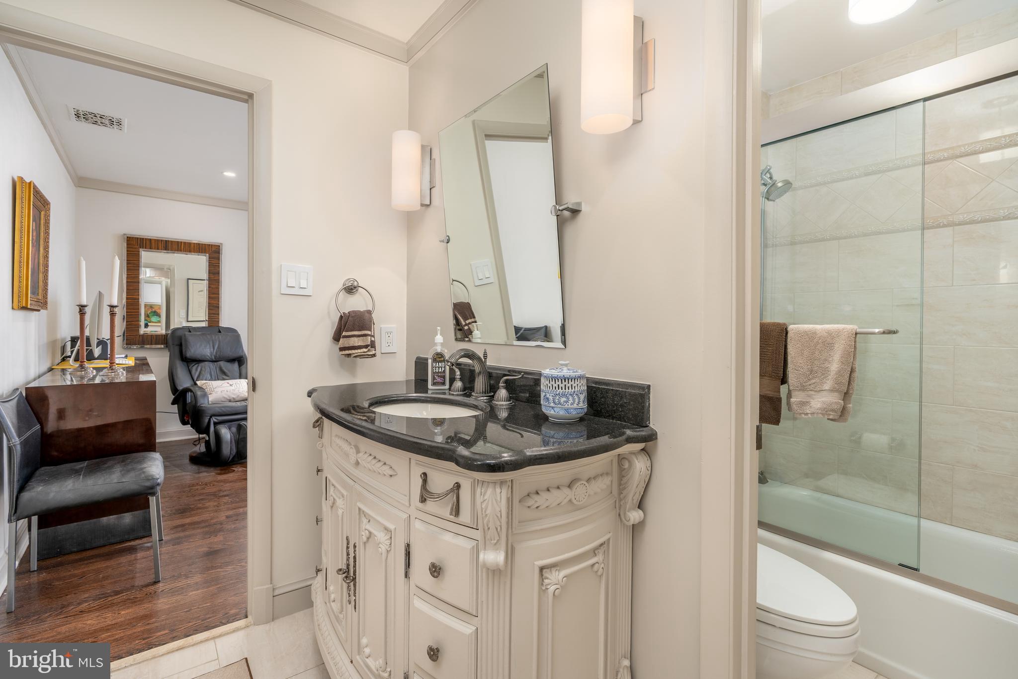 COUNTRY CLUB HILLS - Residential