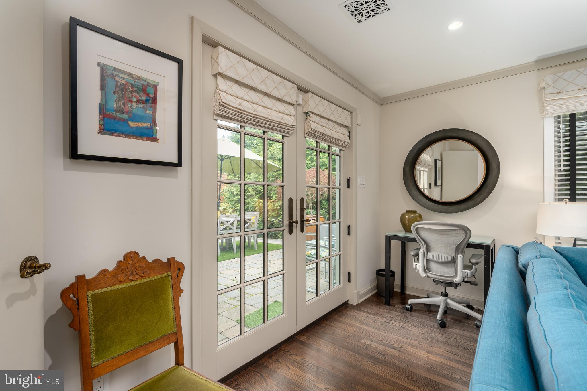 COUNTRY CLUB HILLS - Residential