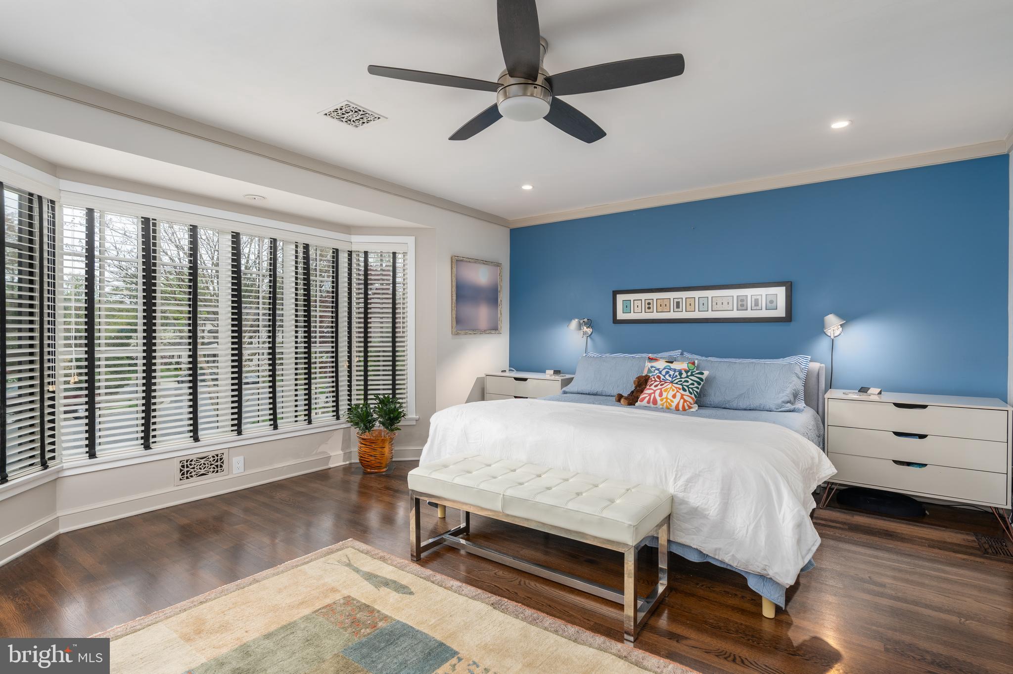 COUNTRY CLUB HILLS - Residential