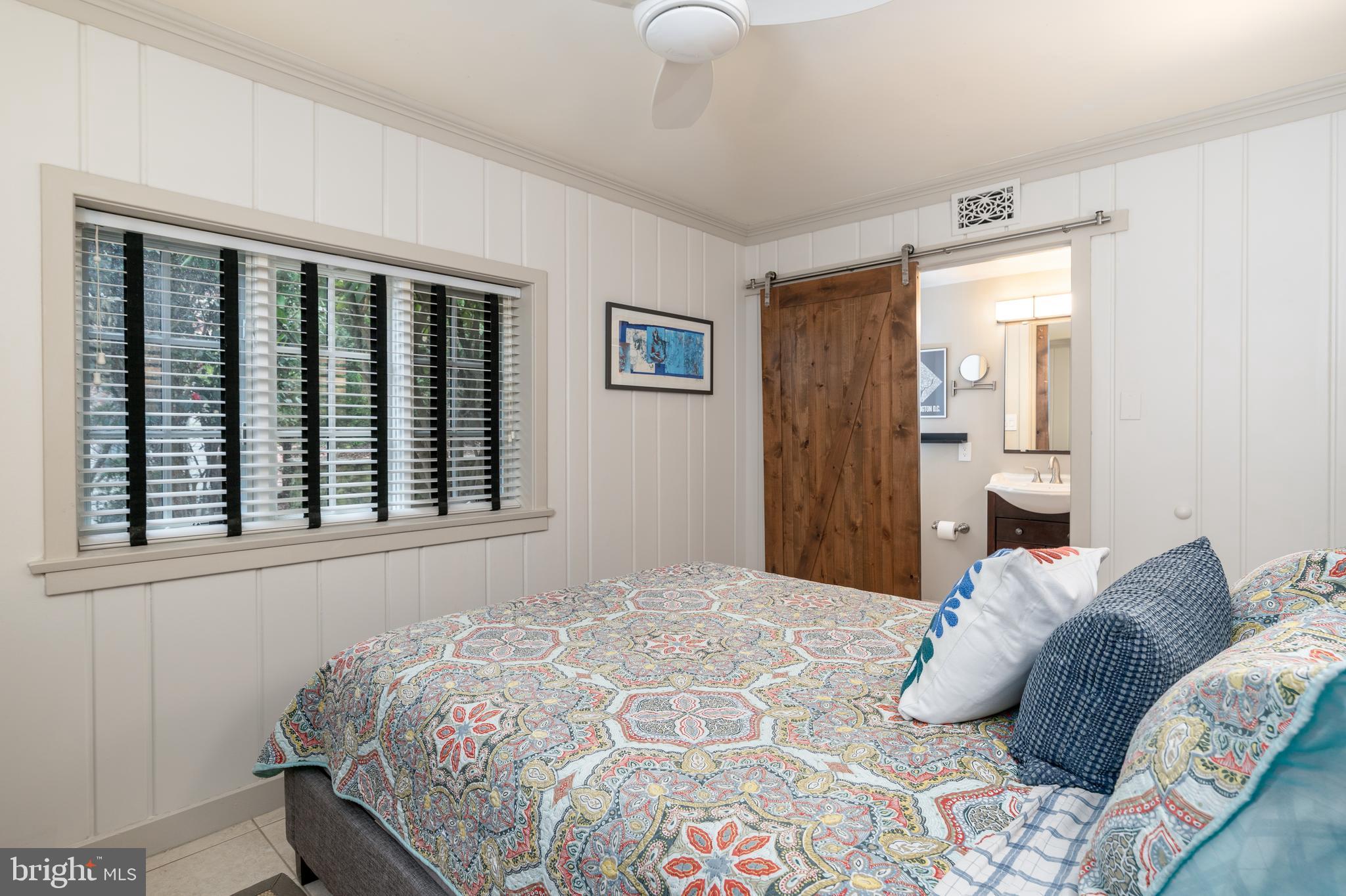 COUNTRY CLUB HILLS - Residential