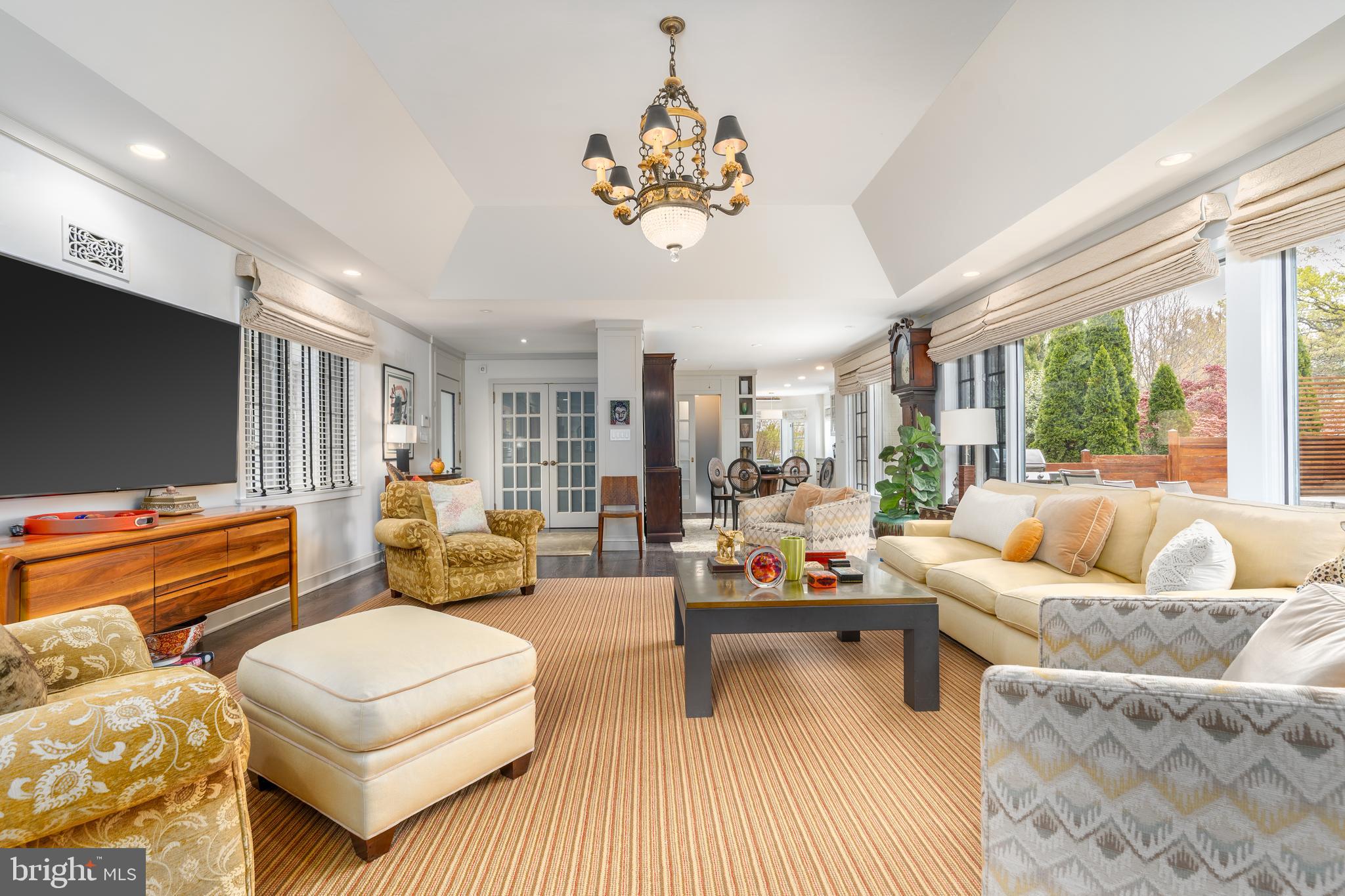 COUNTRY CLUB HILLS - Residential