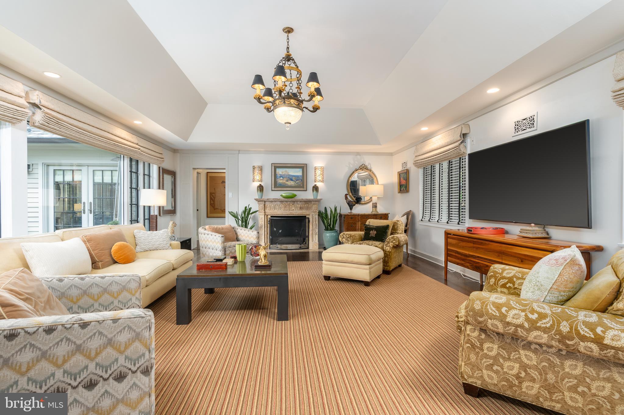 COUNTRY CLUB HILLS - Residential