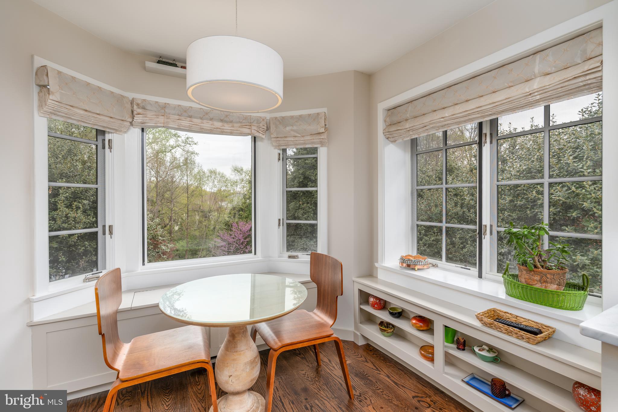 COUNTRY CLUB HILLS - Residential