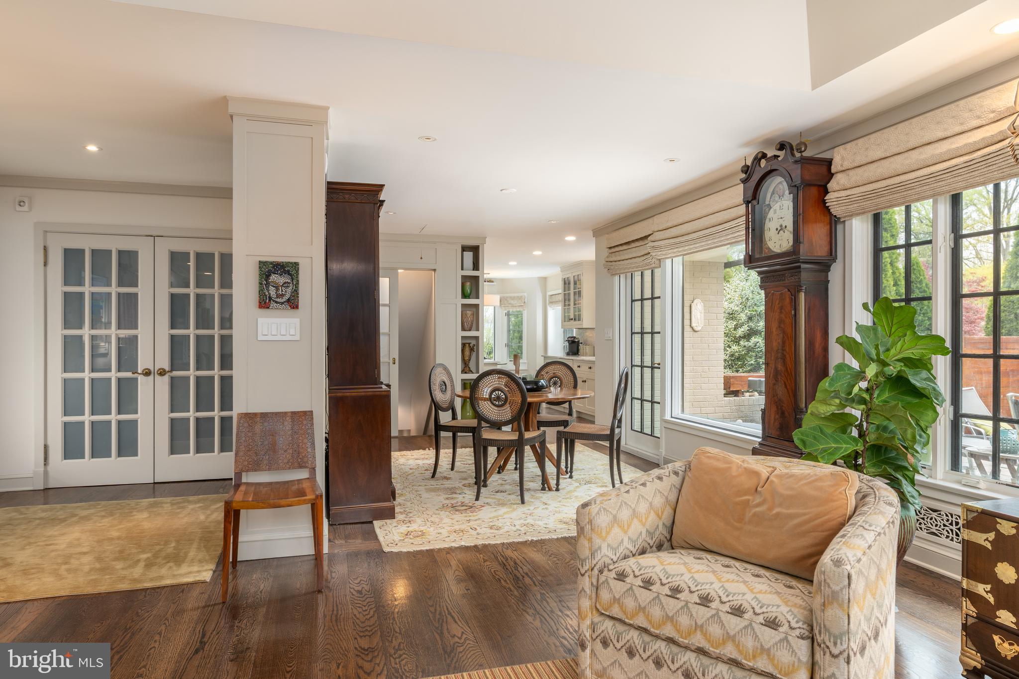 COUNTRY CLUB HILLS - Residential