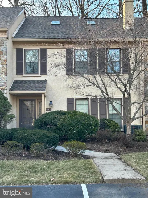 403 Weatherstone Drive, Paoli, PA MLS: PACT2092398