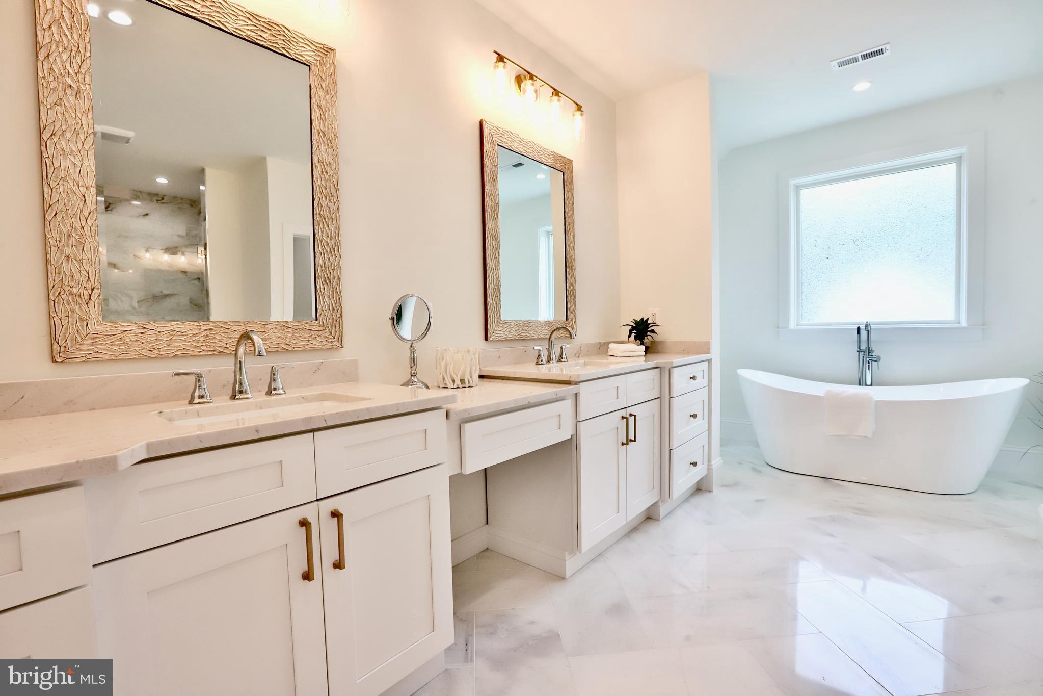 PICKETT ESTATES - Residential