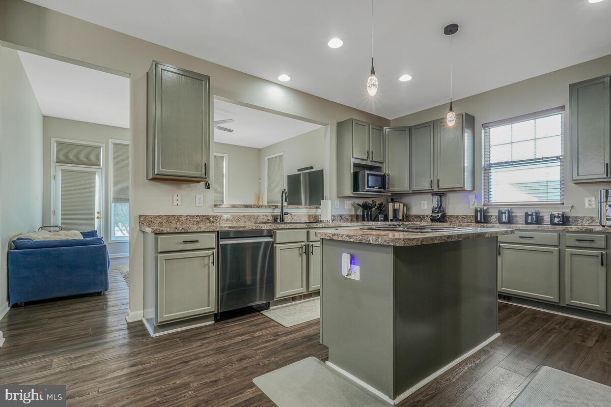 HUNTERS RUN - Residential