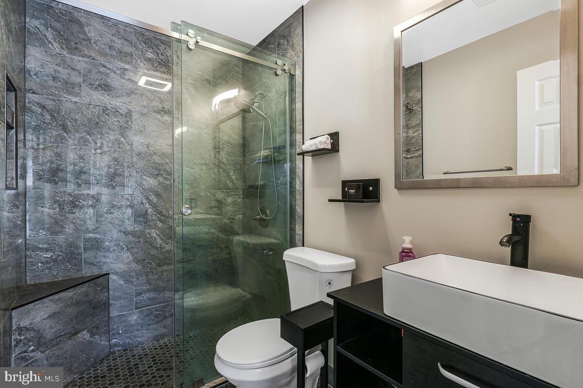 HUNTERS RUN - Residential