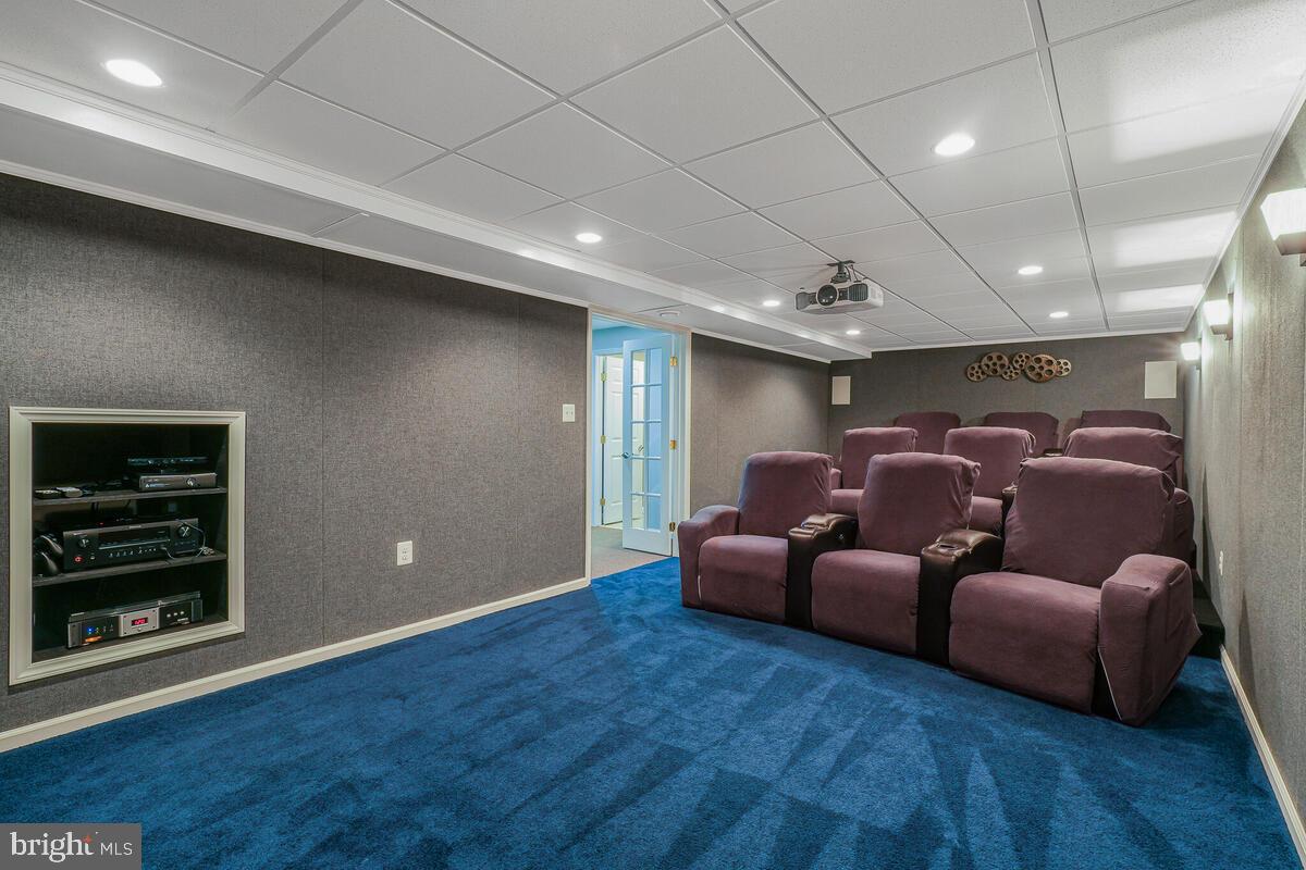 HUNTERS RUN - Residential