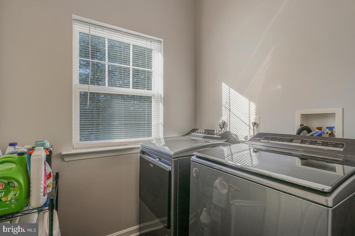 HUNTERS RUN - Residential