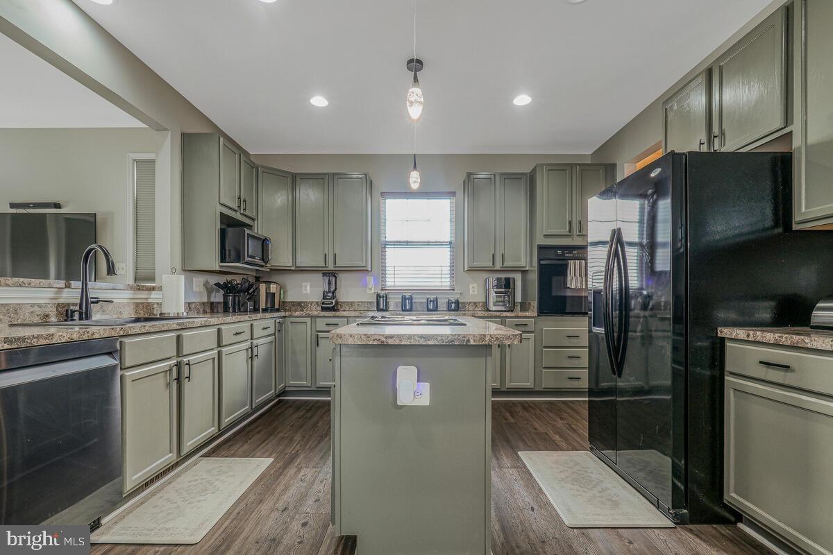 HUNTERS RUN - Residential