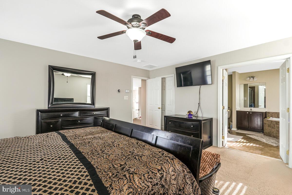 HUNTERS RUN - Residential