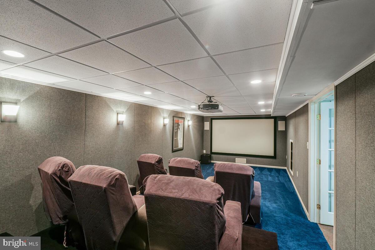 HUNTERS RUN - Residential