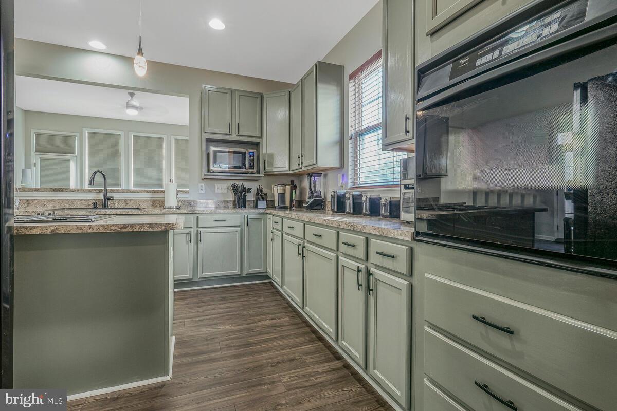 HUNTERS RUN - Residential