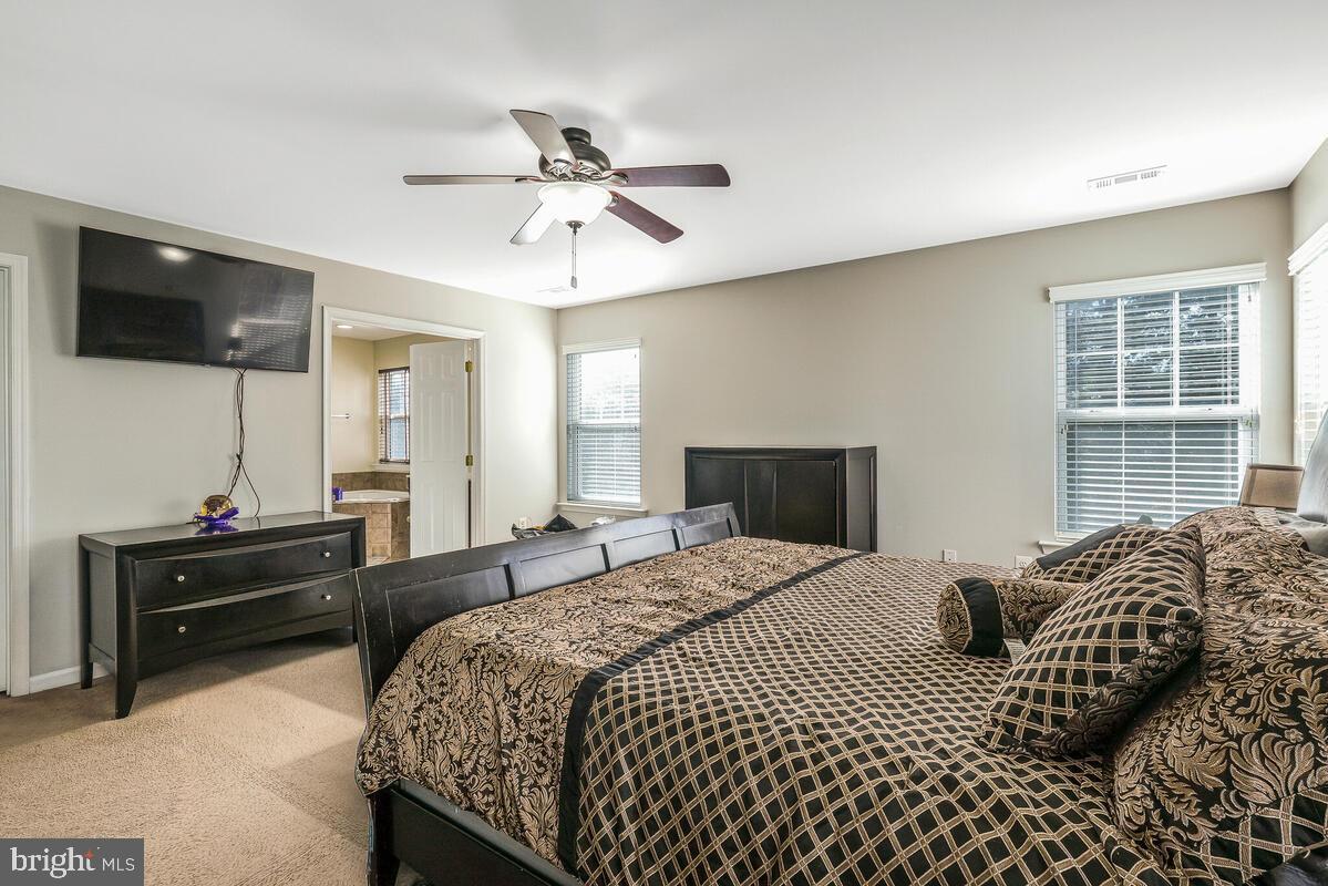 HUNTERS RUN - Residential