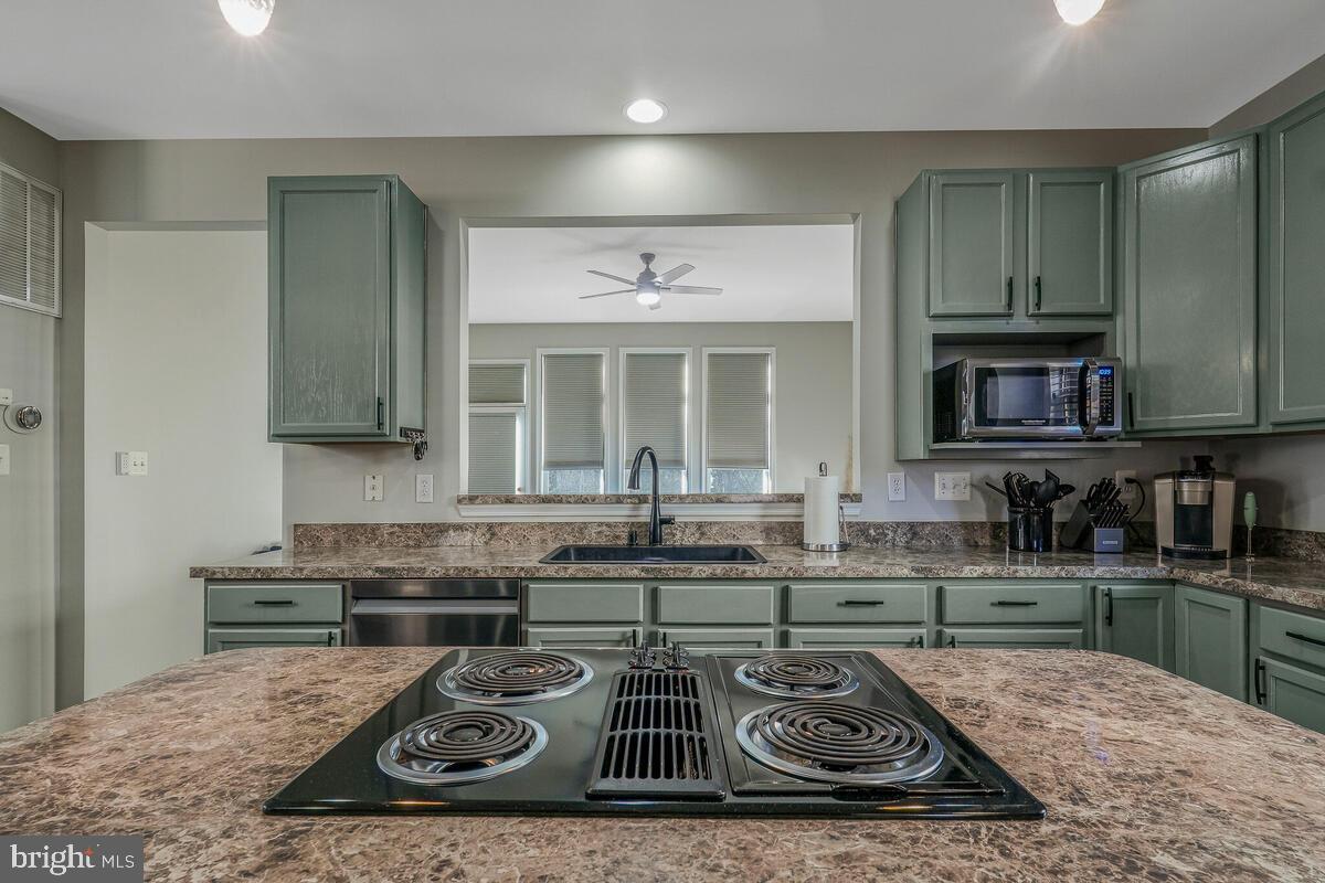 HUNTERS RUN - Residential