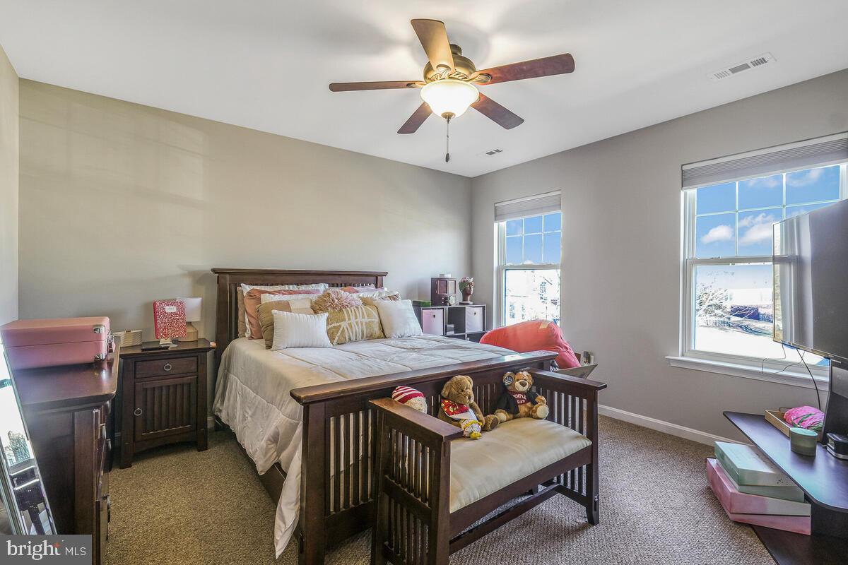 HUNTERS RUN - Residential