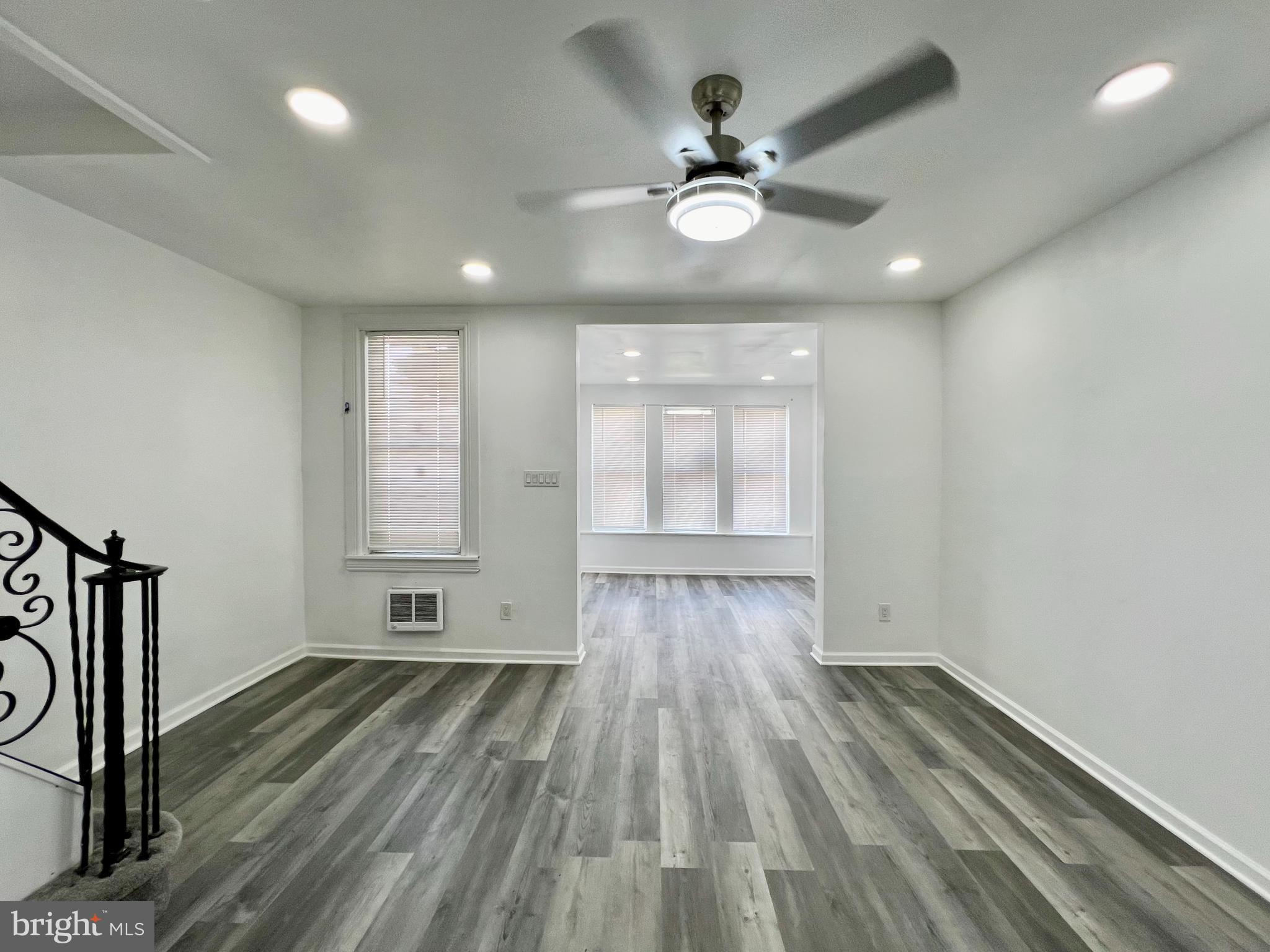 ELMWOOD PARK - Residential