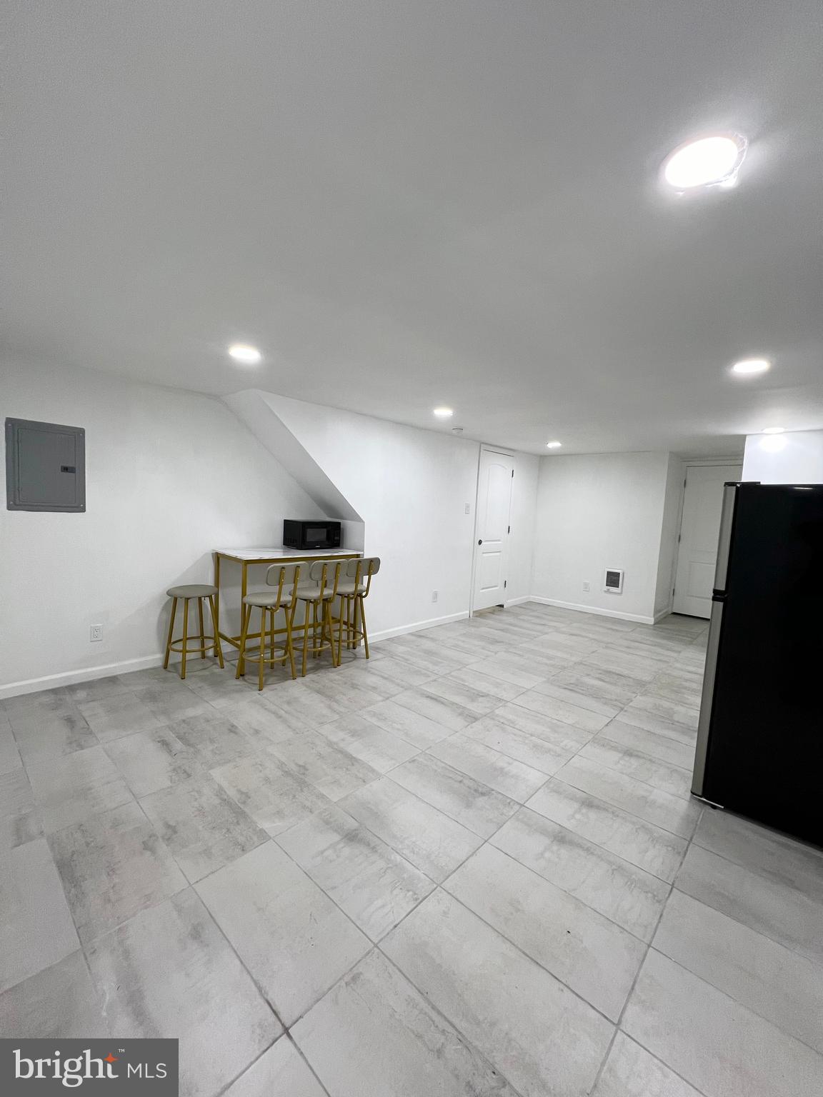 ELMWOOD PARK - Residential