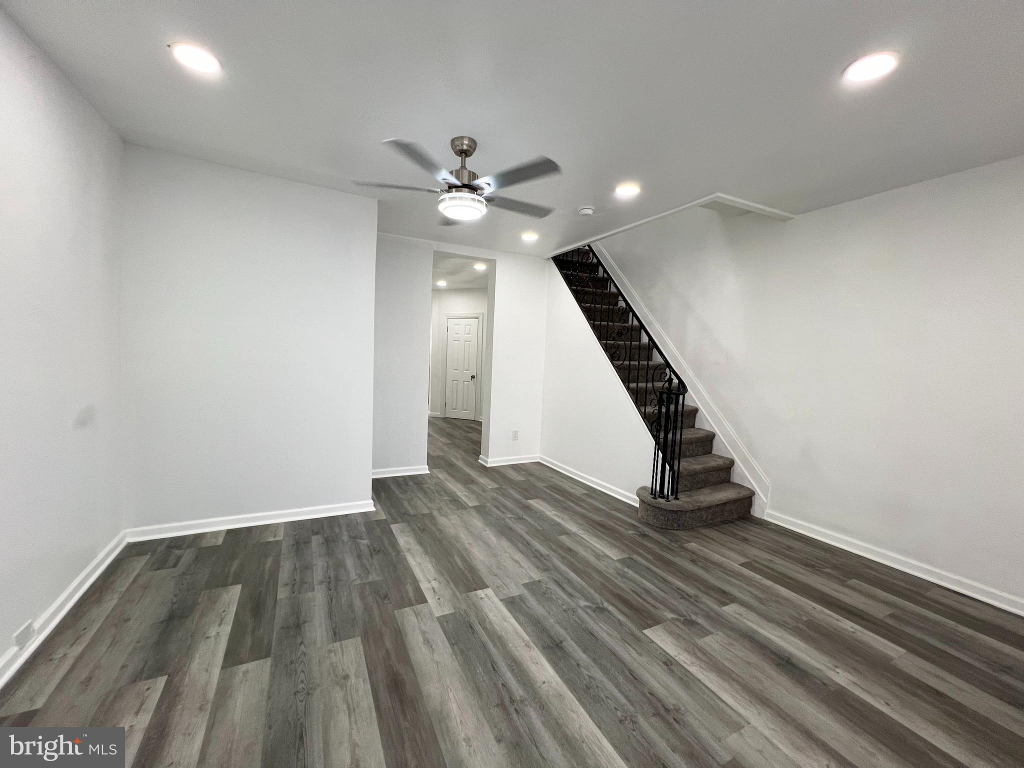 ELMWOOD PARK - Residential