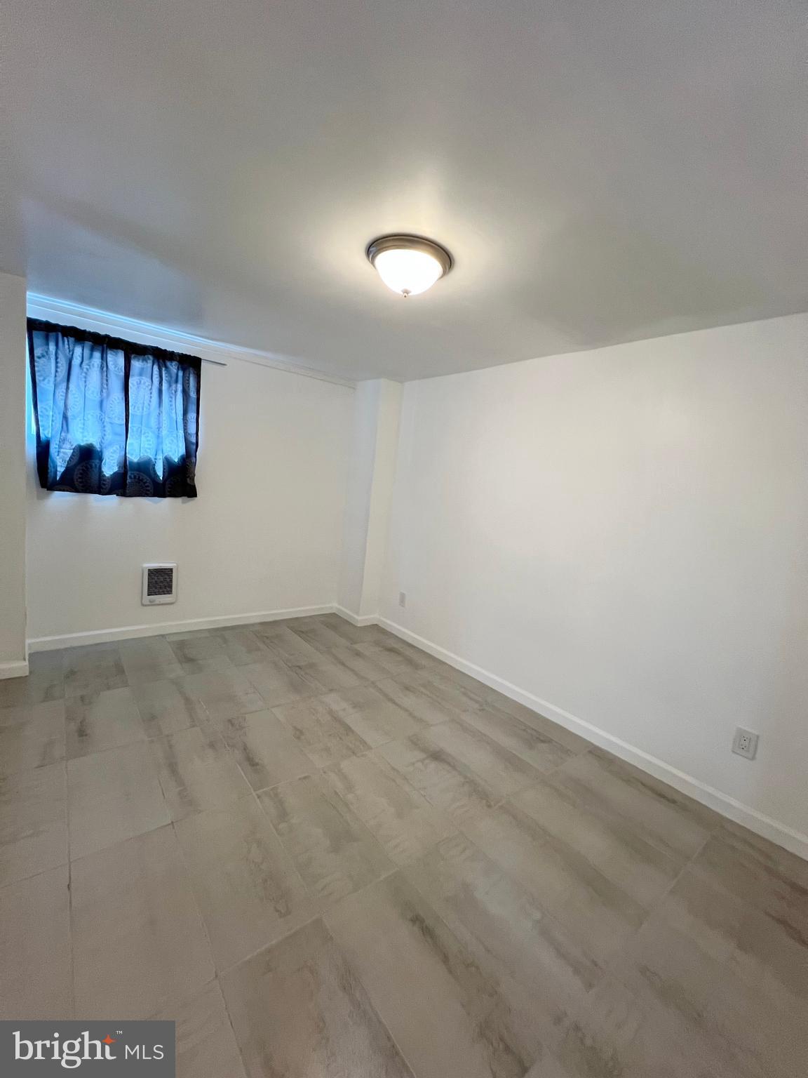 ELMWOOD PARK - Residential