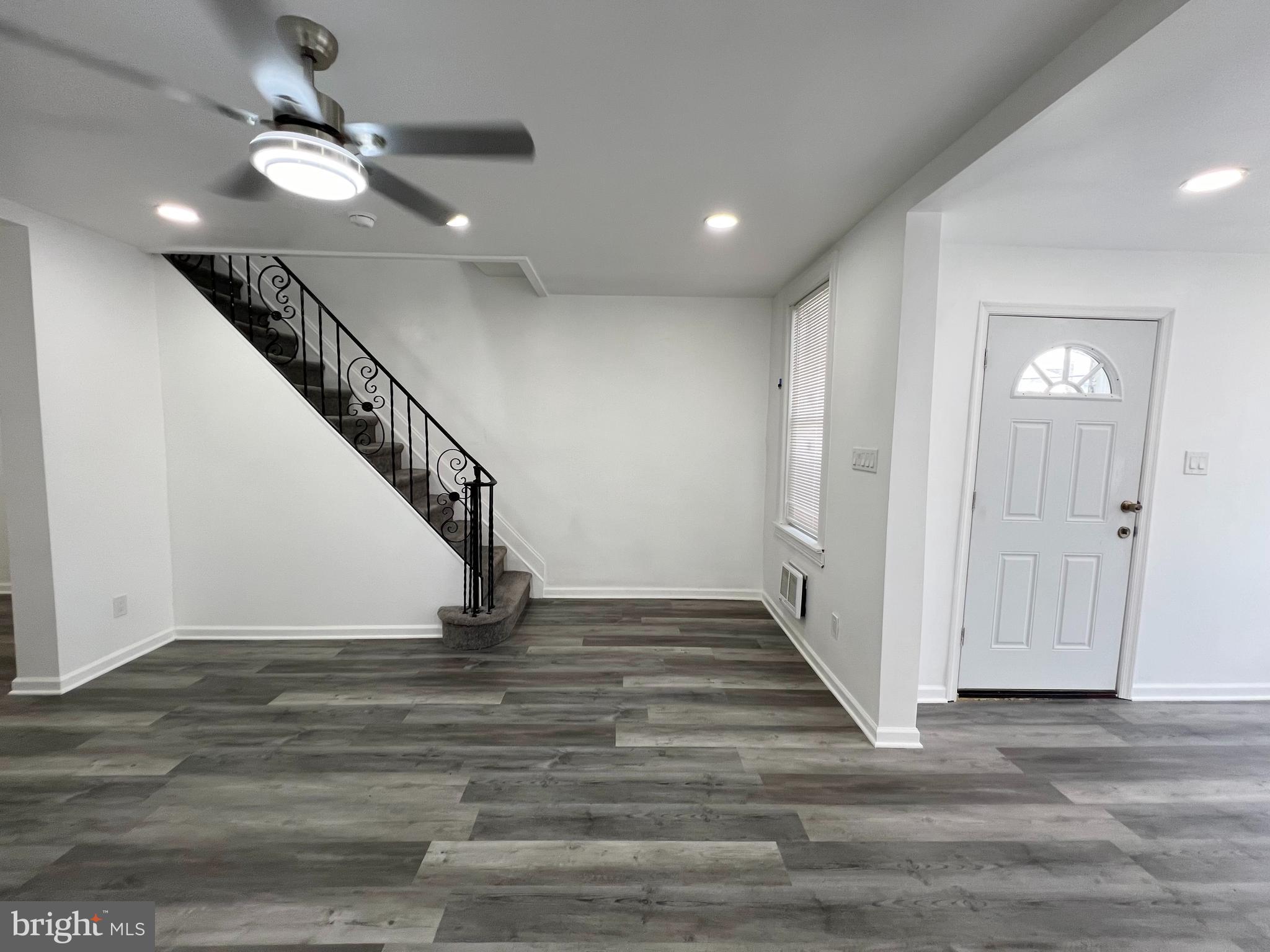 ELMWOOD PARK - Residential