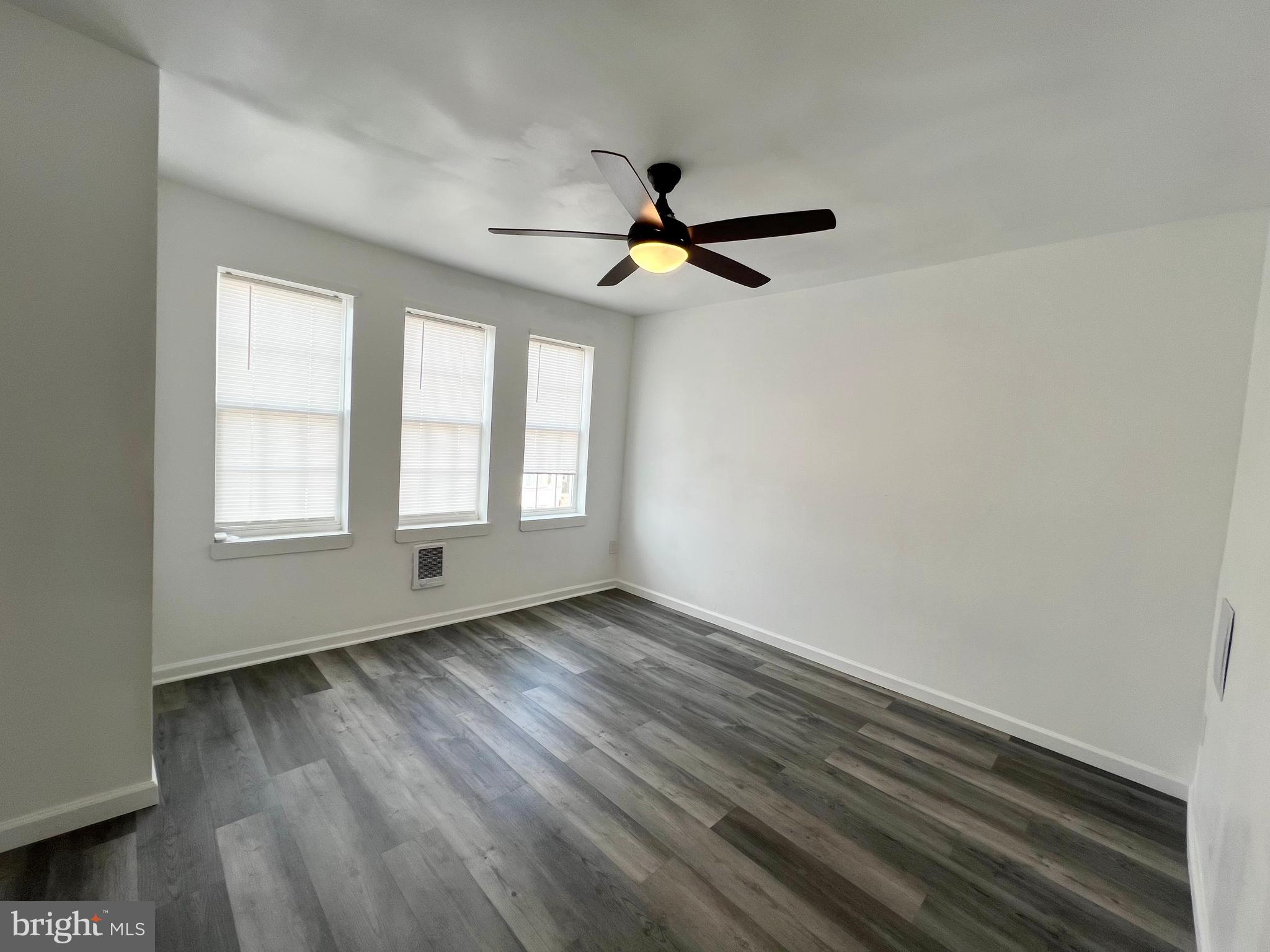 ELMWOOD PARK - Residential