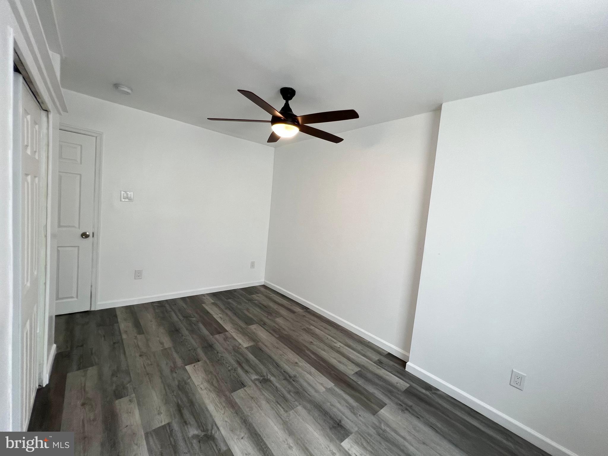 ELMWOOD PARK - Residential