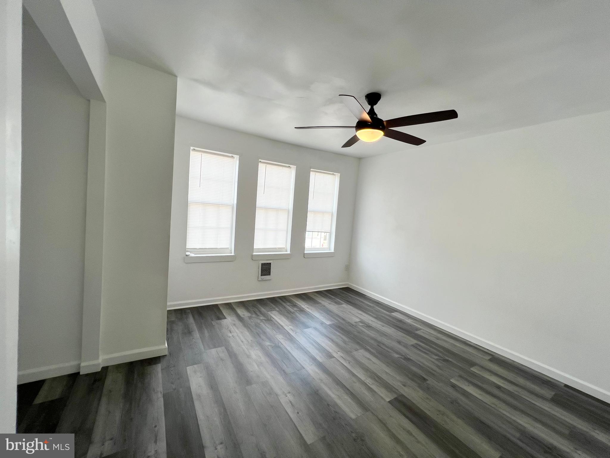 ELMWOOD PARK - Residential
