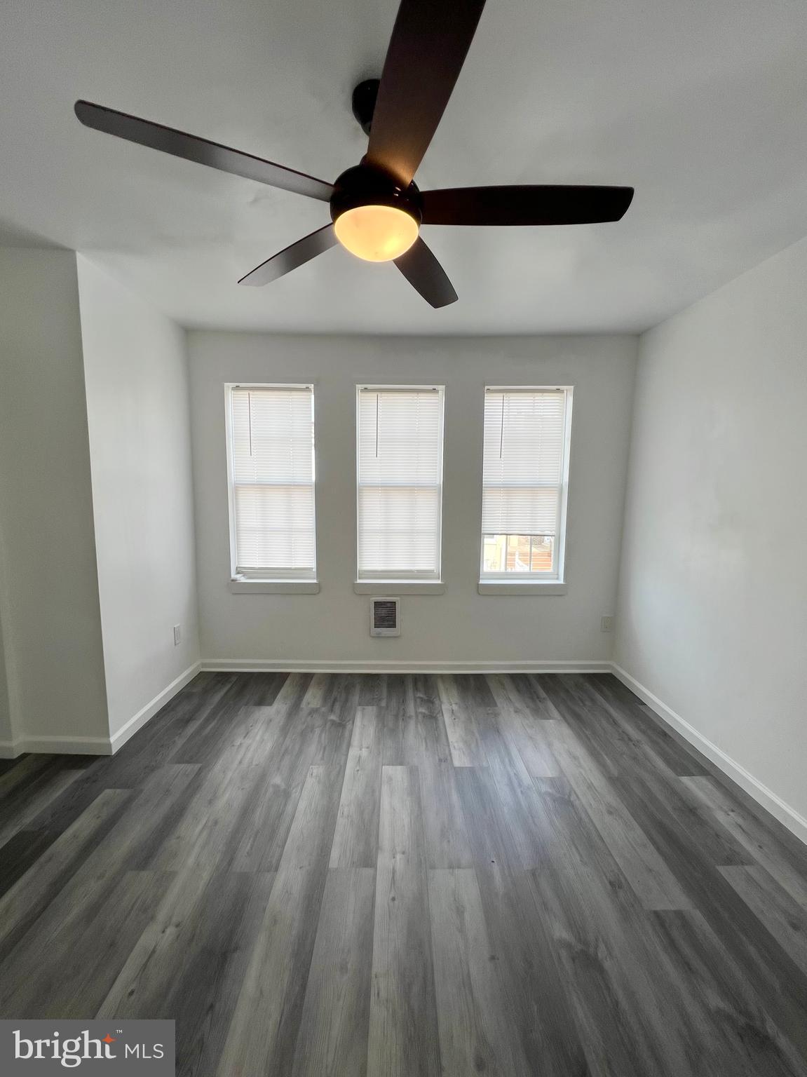 ELMWOOD PARK - Residential